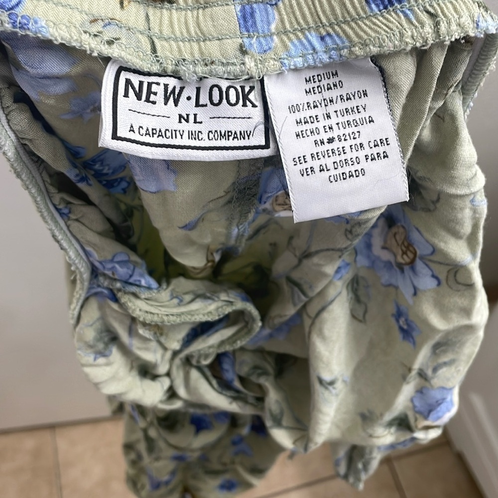 New Look Green and Blue Flat Front Shorts - Picture 7 of 7